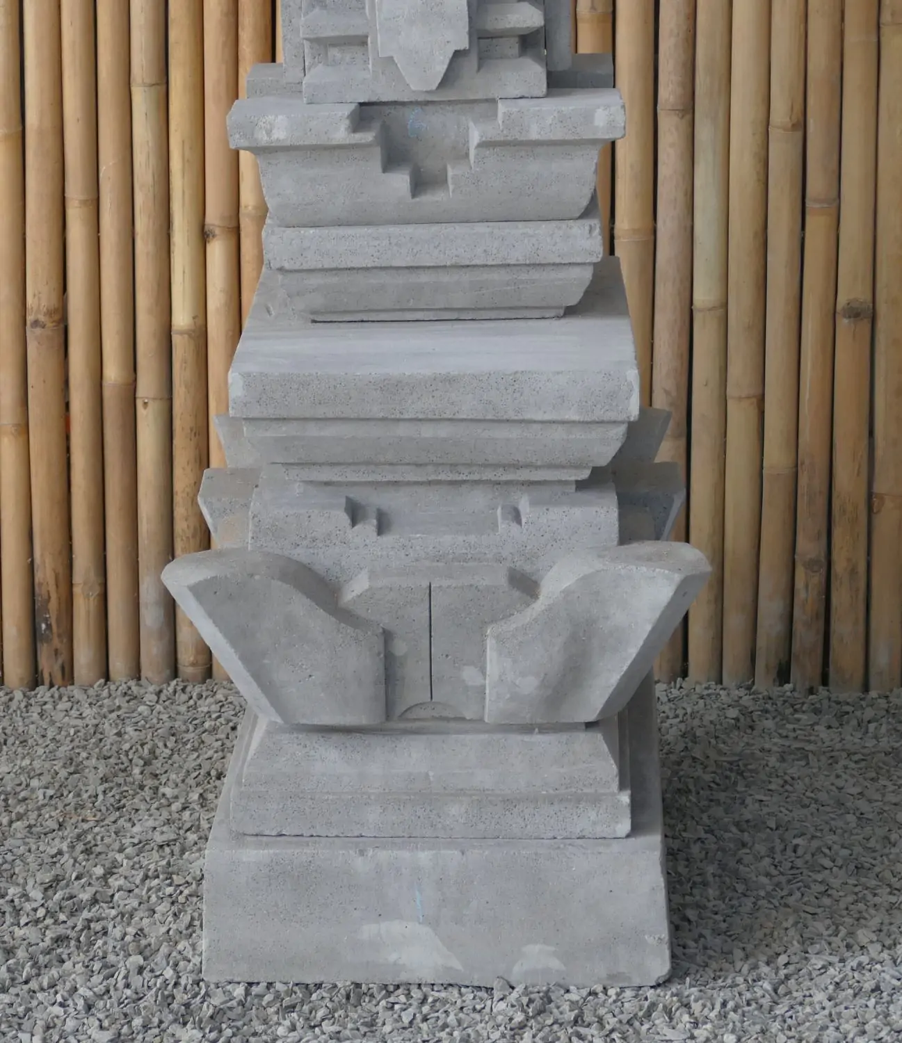  Product image 5 of the product “Balinese Temple, casted with Paras Stone, Offering with open place on top, with step at bottom. 190cm. Mulitparted ”